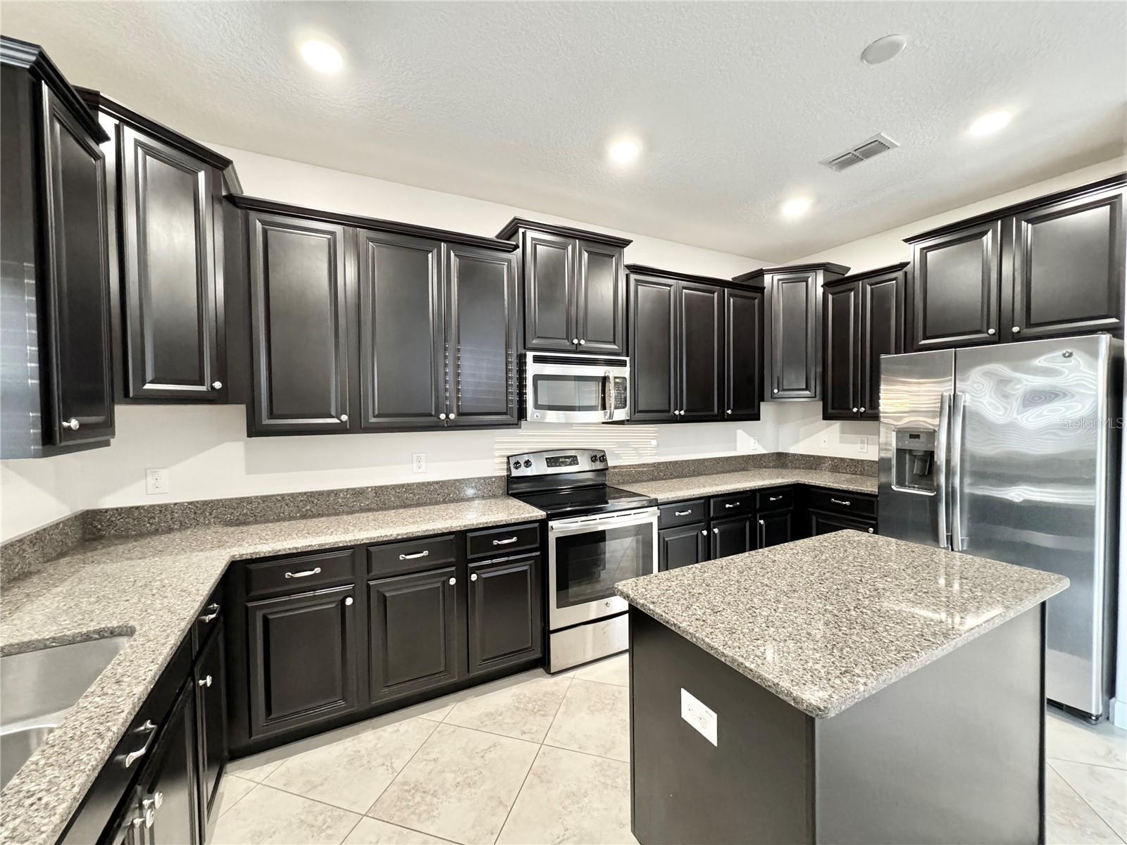 PRESERVE AT RIVERVIEW - Residential Lease