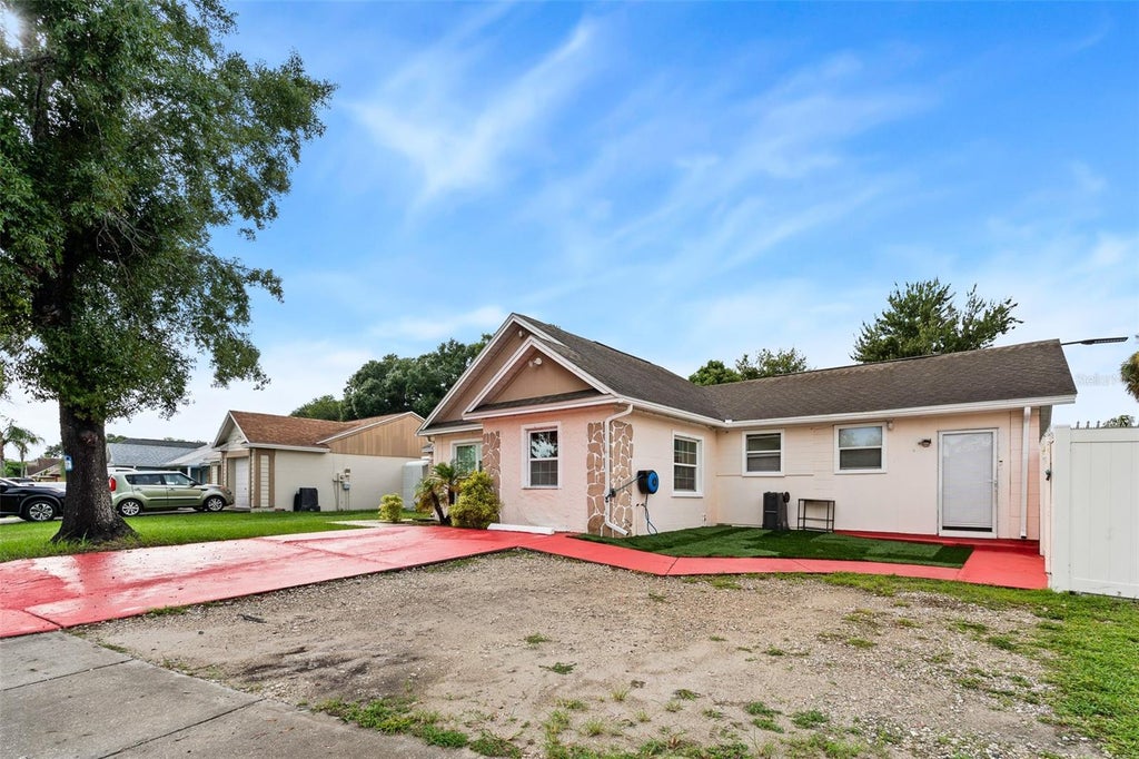 Photo of 8903 Camino Villa Blvd, Tampa, FL 33635 (MLS # TB8536228)