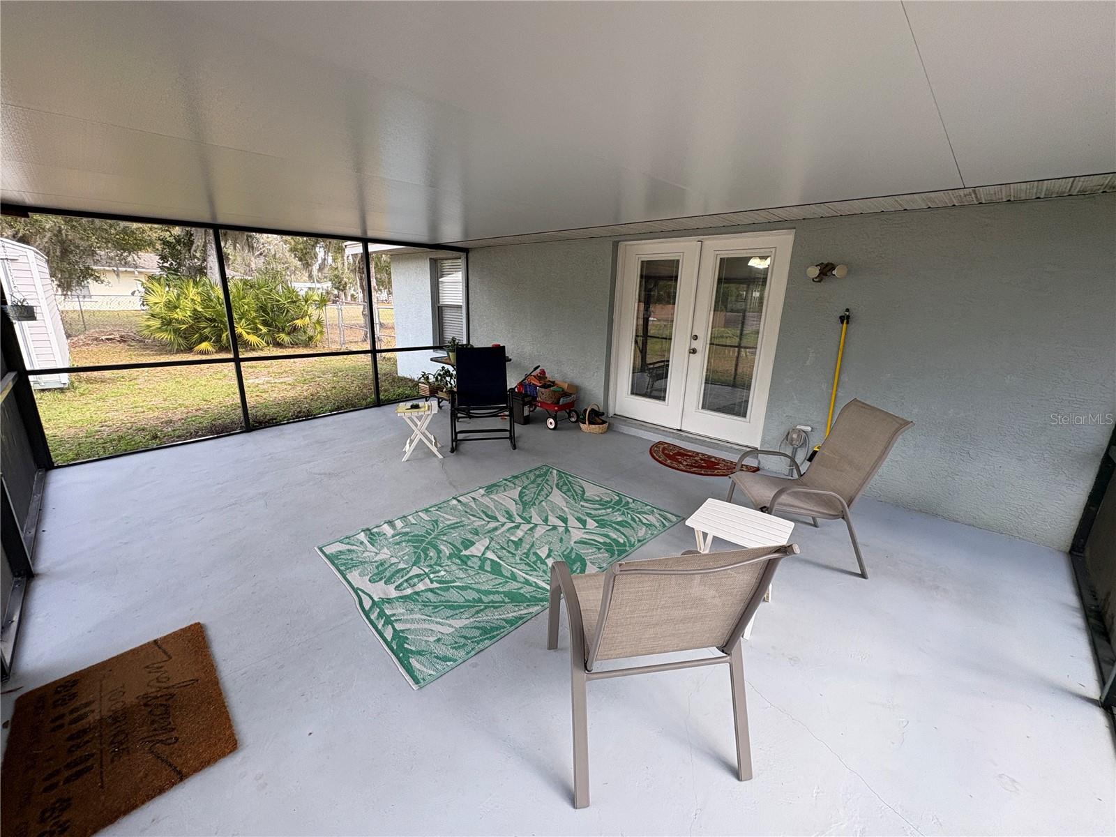 TWIN T OAKS - Residential