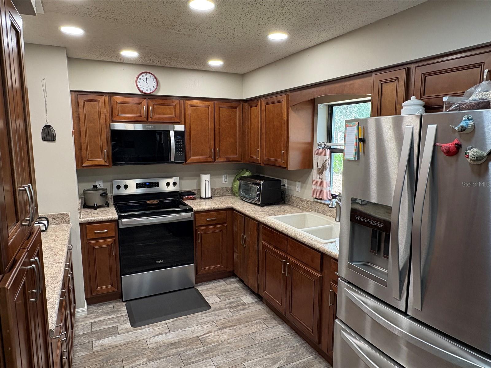 TWIN T OAKS - Residential