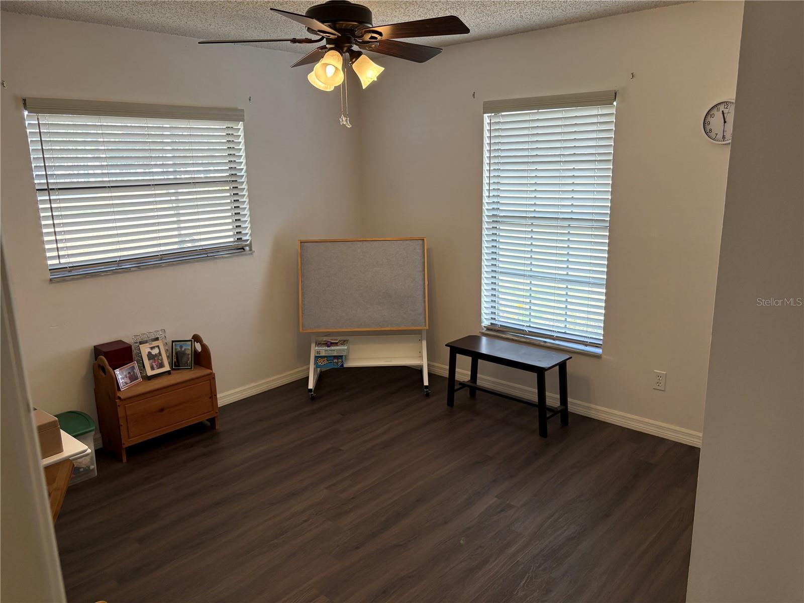 TWIN T OAKS - Residential