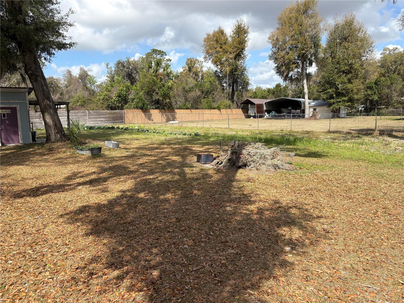 TWIN T OAKS - Residential