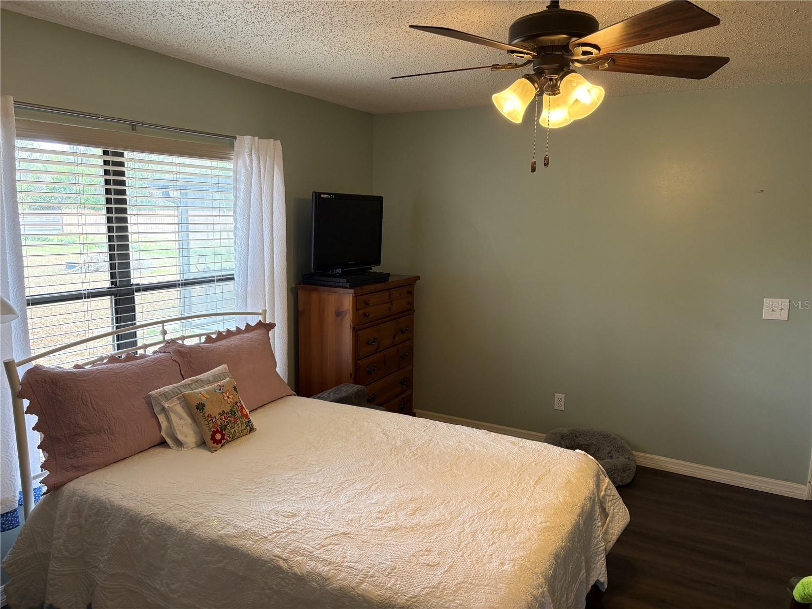 TWIN T OAKS - Residential