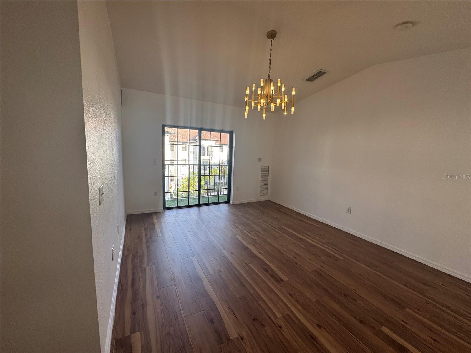 REGISTRY/MICHIGAN PARK CONDO - Residential Lease