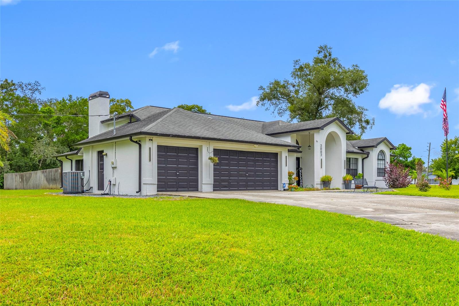 2002 MAXIMILIAN AVENUE