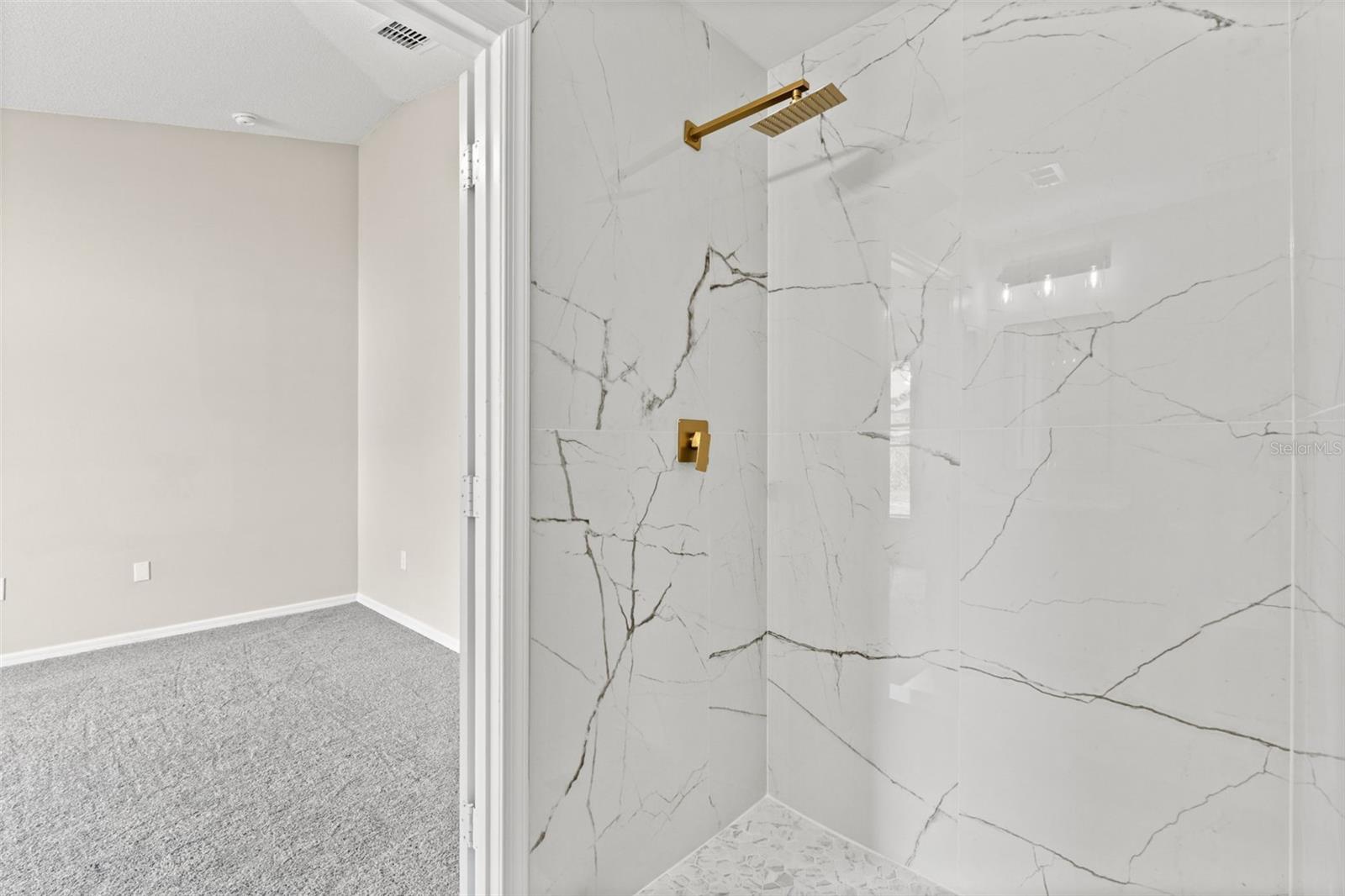 QUEENS COVE PH 04 - Residential