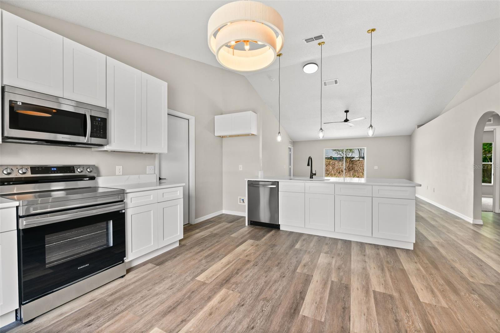 QUEENS COVE PH 04 - Residential