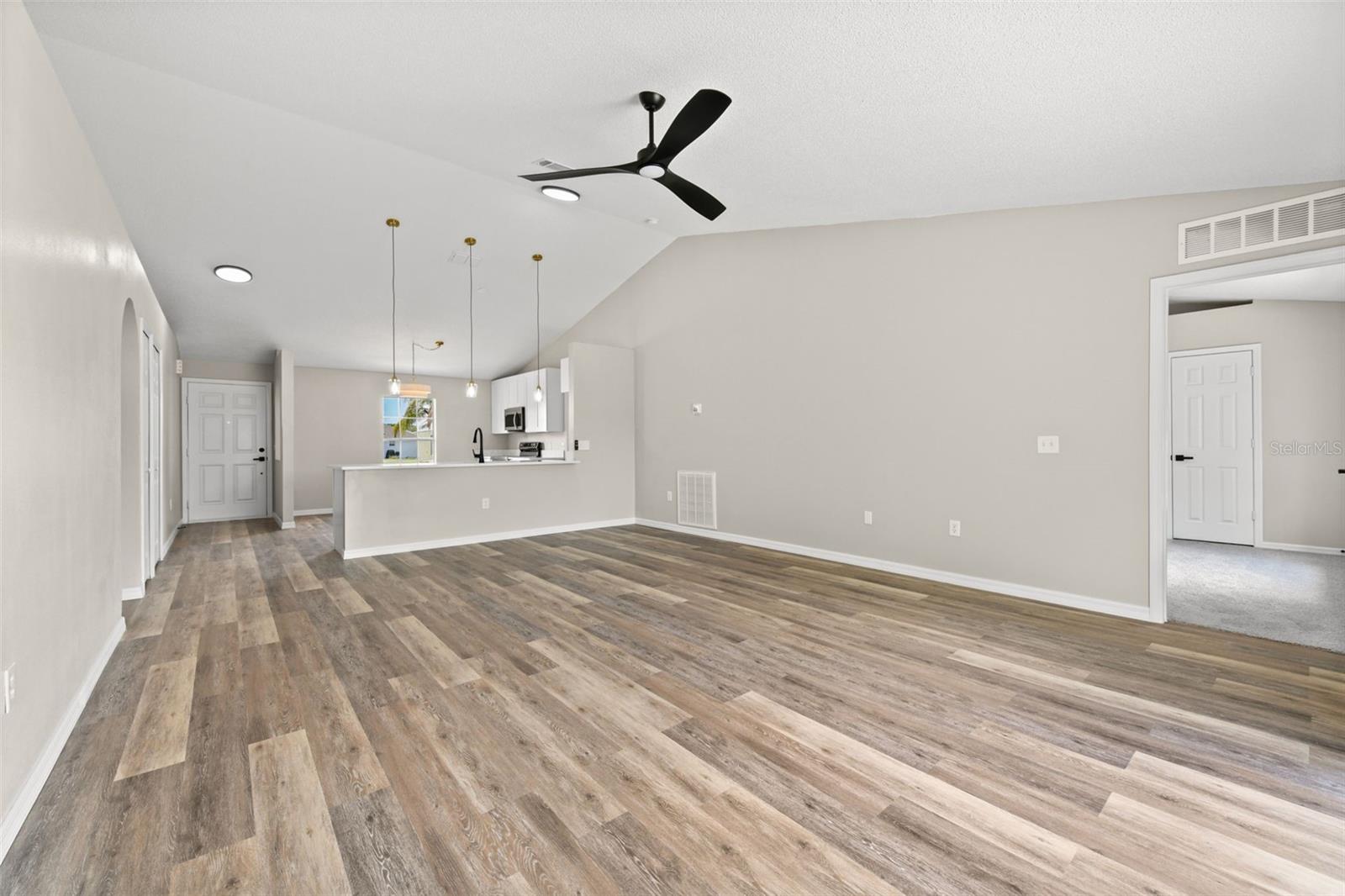 QUEENS COVE PH 04 - Residential