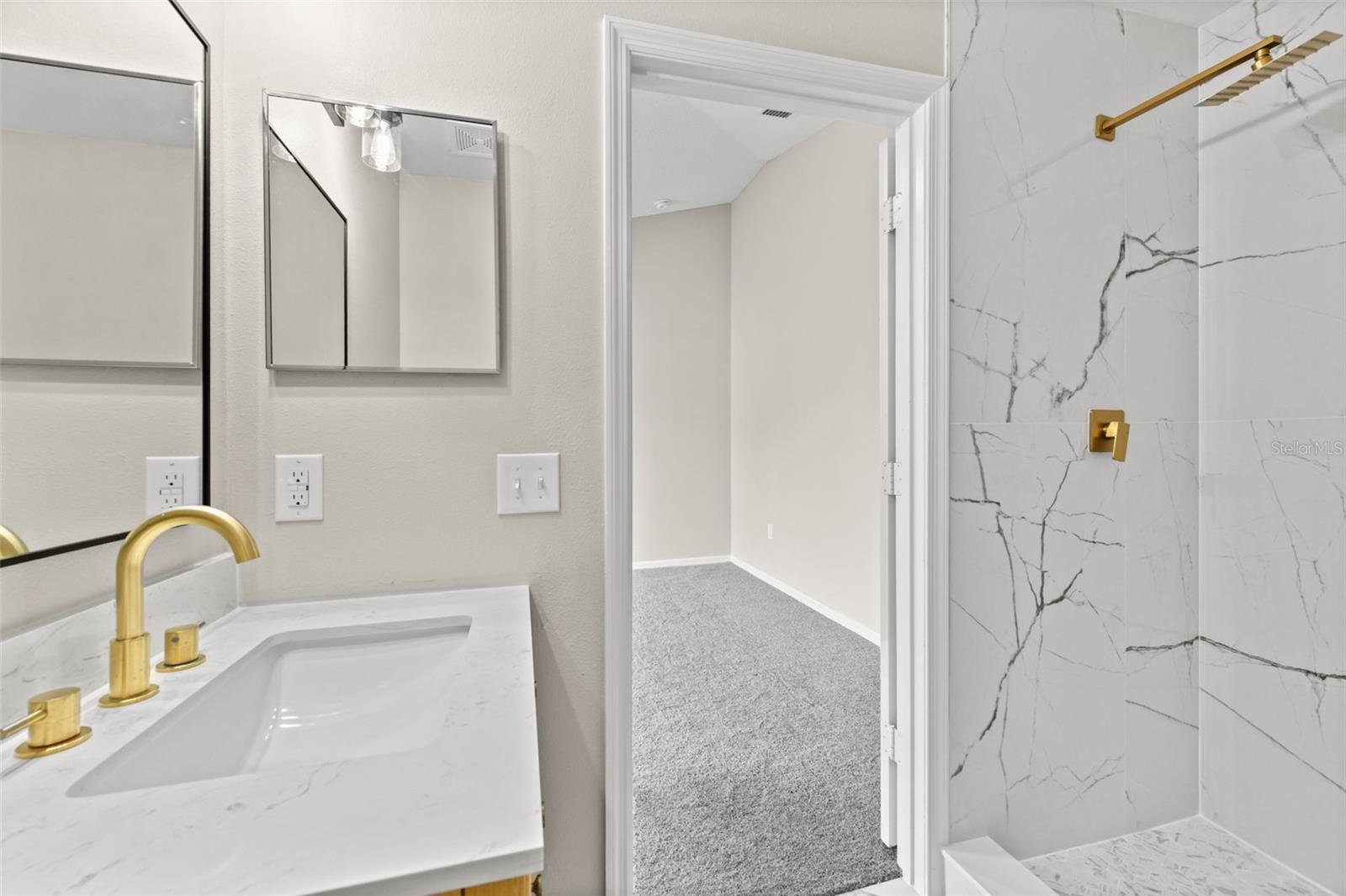 QUEENS COVE PH 04 - Residential