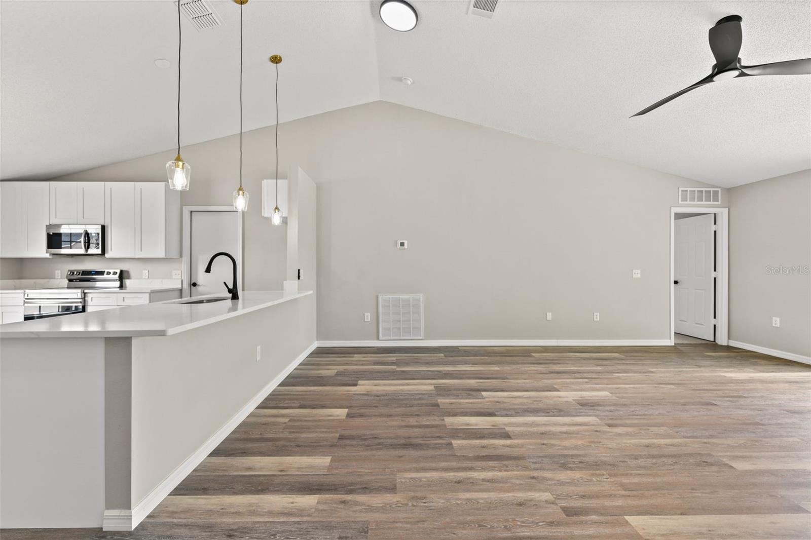 QUEENS COVE PH 04 - Residential