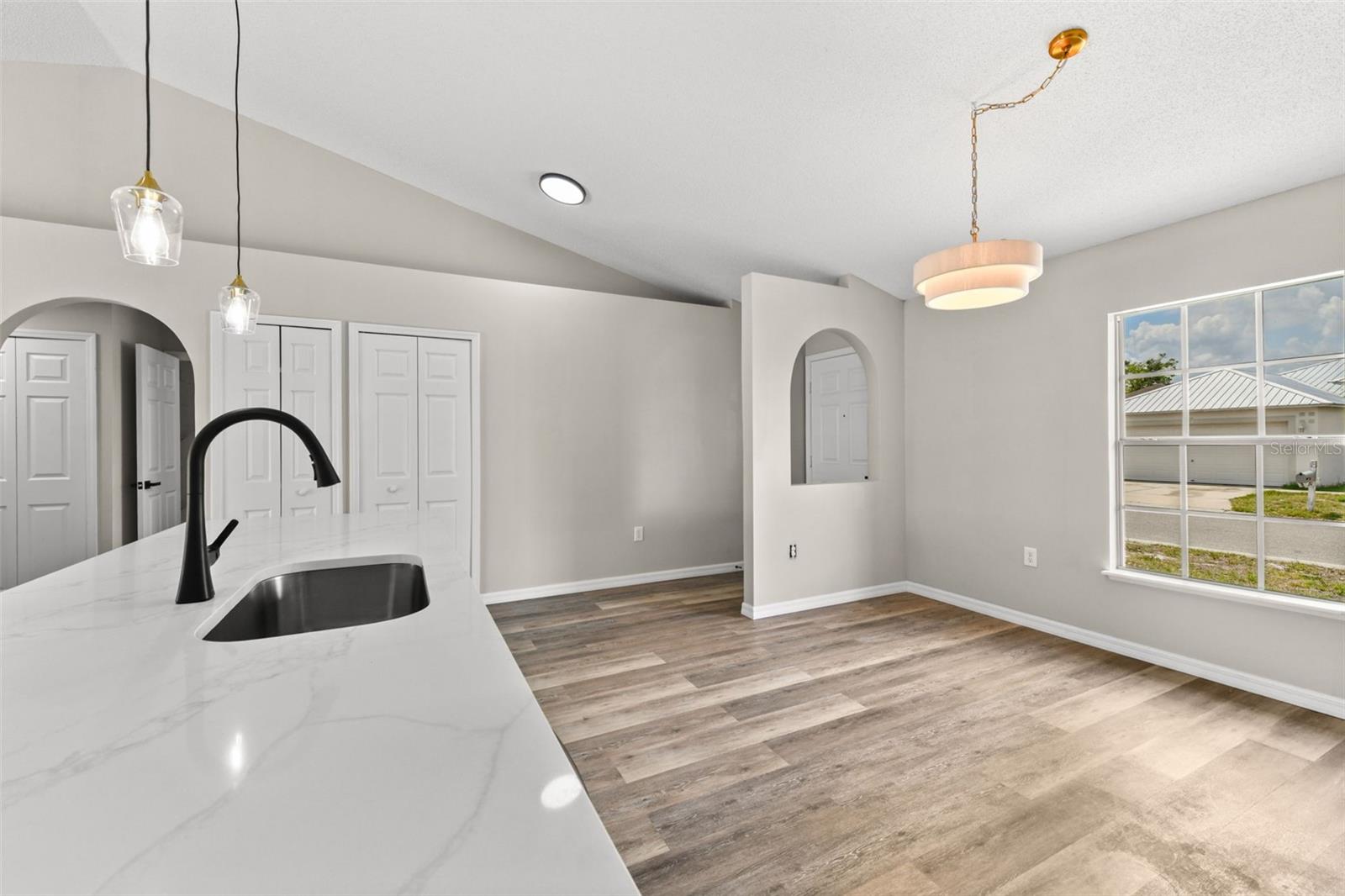 QUEENS COVE PH 04 - Residential