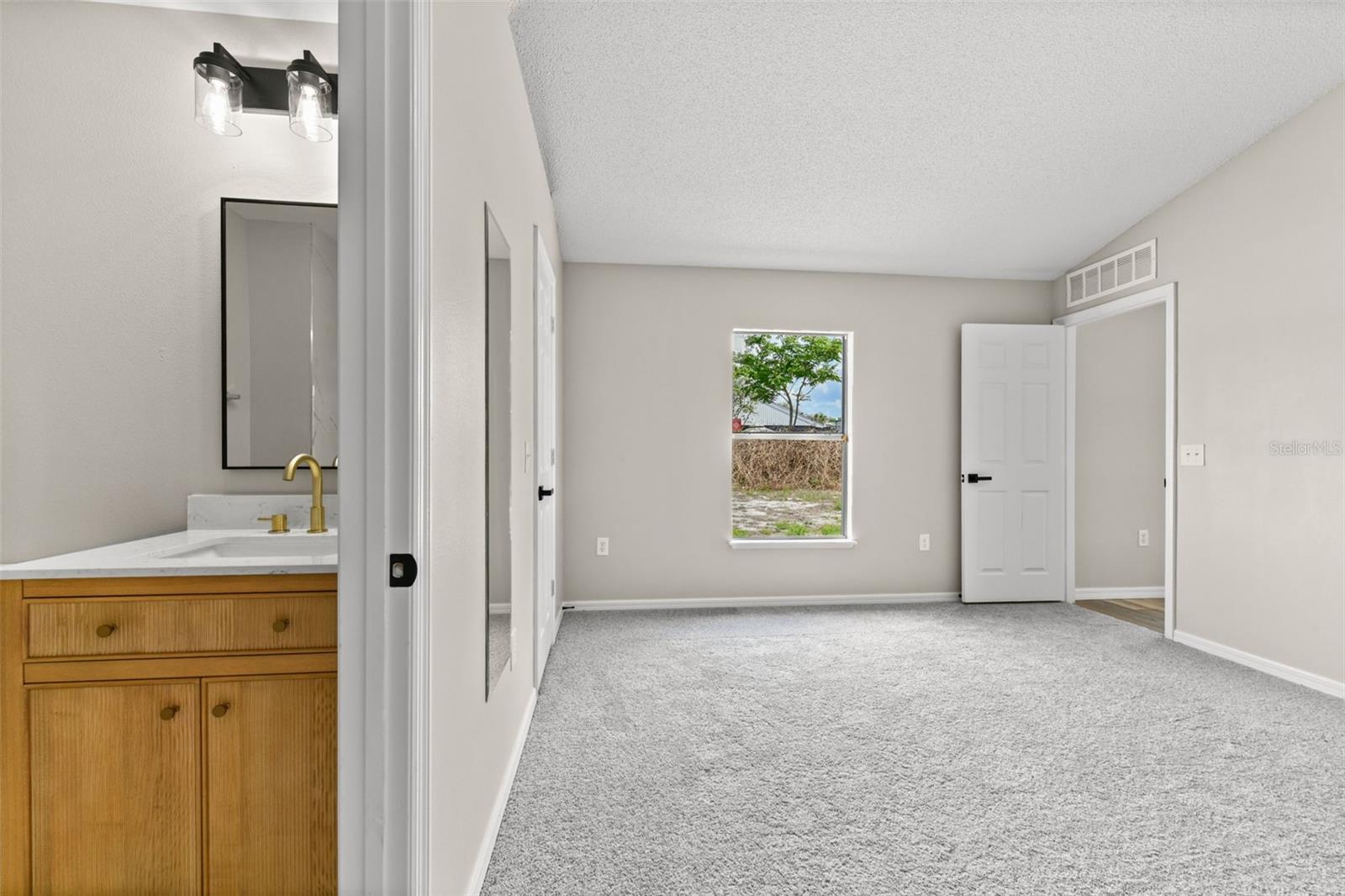 QUEENS COVE PH 04 - Residential