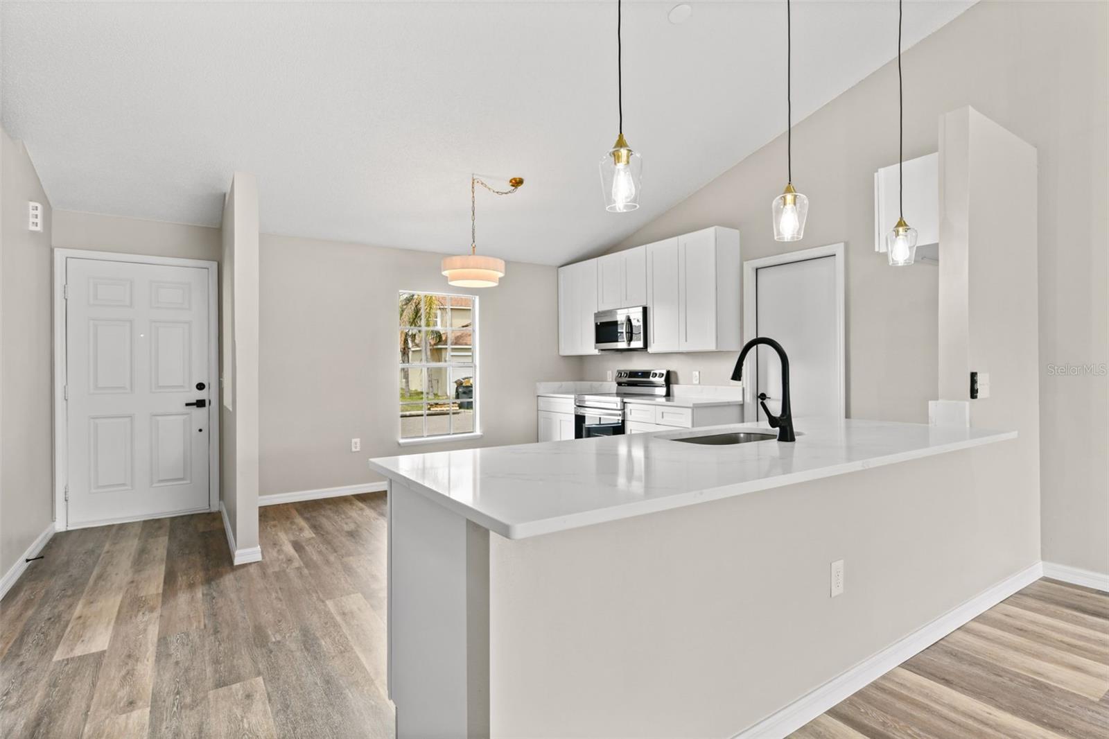 QUEENS COVE PH 04 - Residential