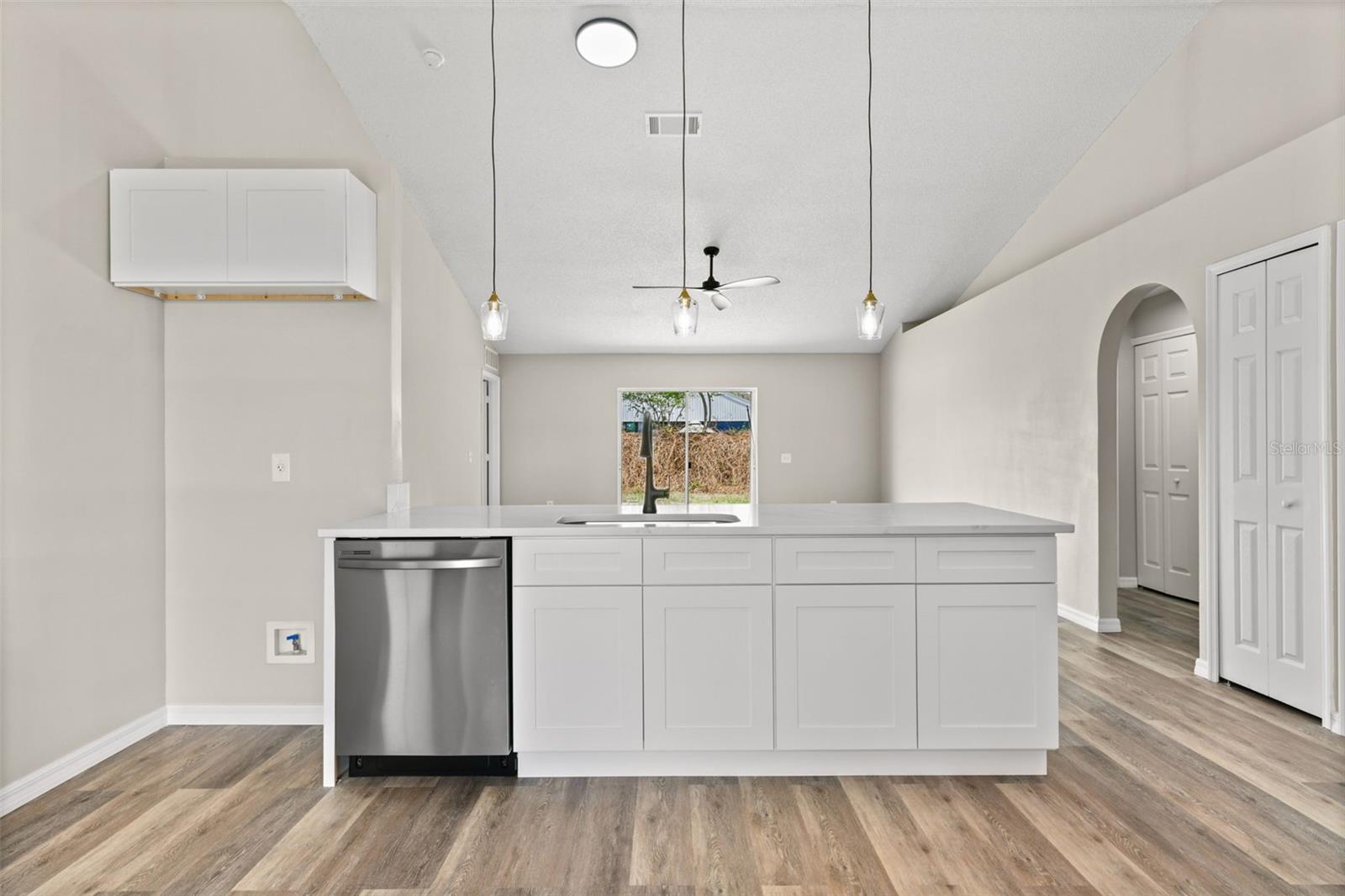 QUEENS COVE PH 04 - Residential