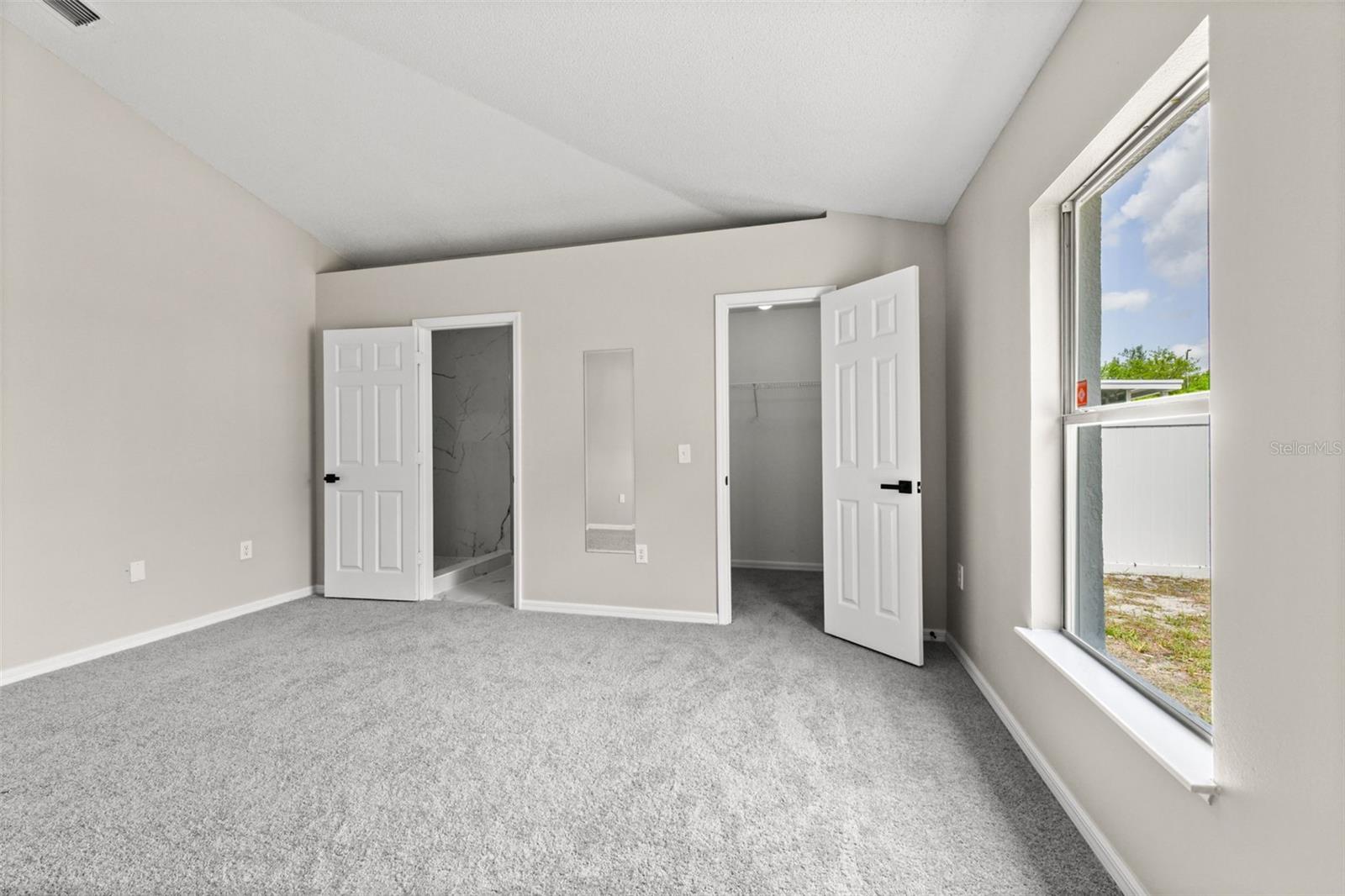 QUEENS COVE PH 04 - Residential