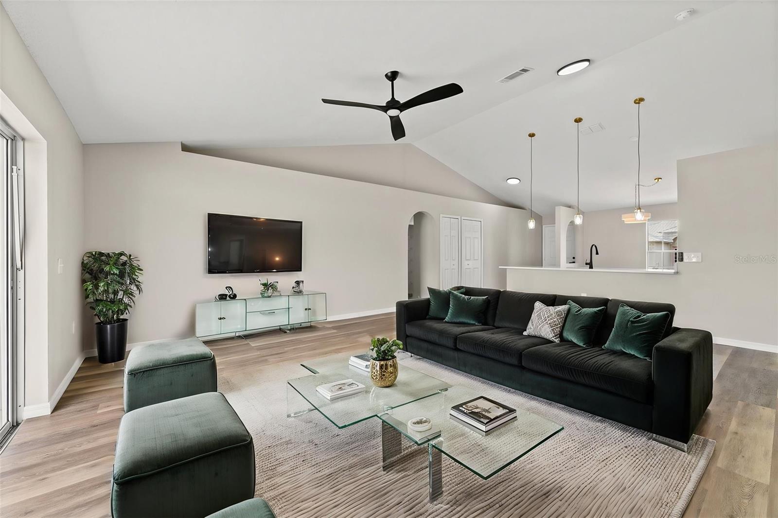 QUEENS COVE PH 04 - Residential