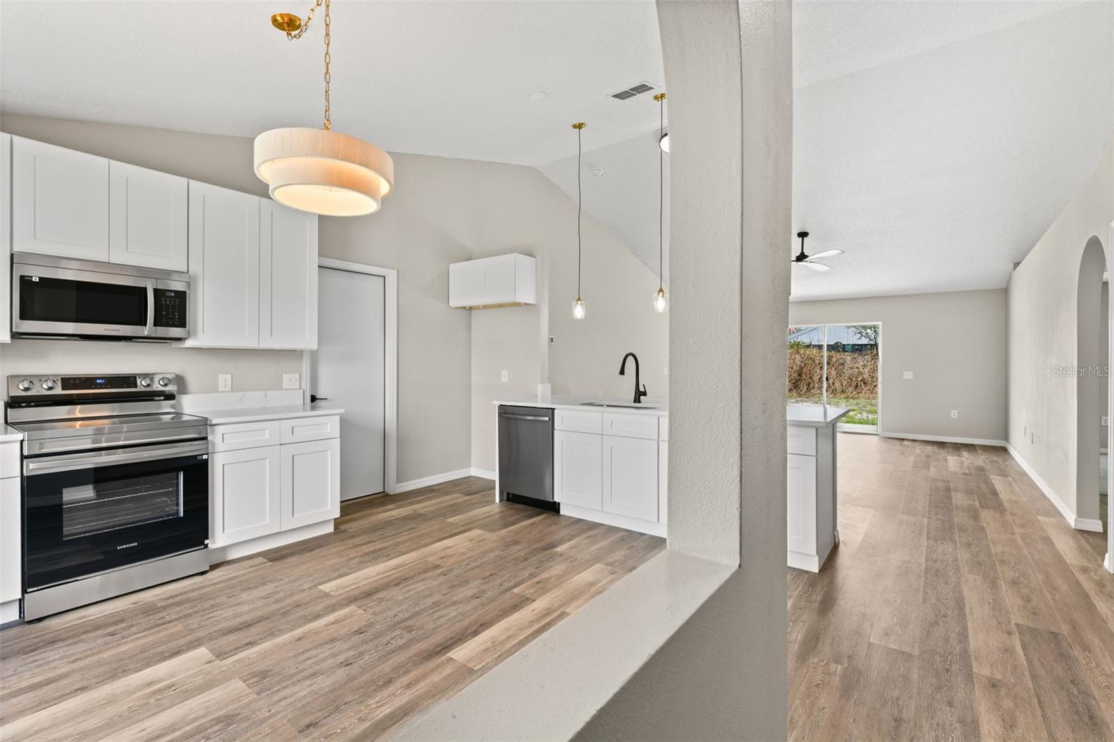 QUEENS COVE PH 04 - Residential