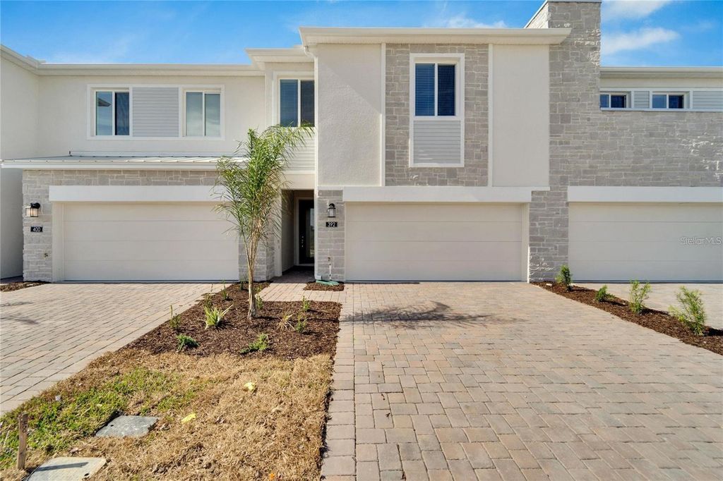 Photo of 392 Nine Iron Drive, Davenport, FL 33896 (MLS # O6377450)