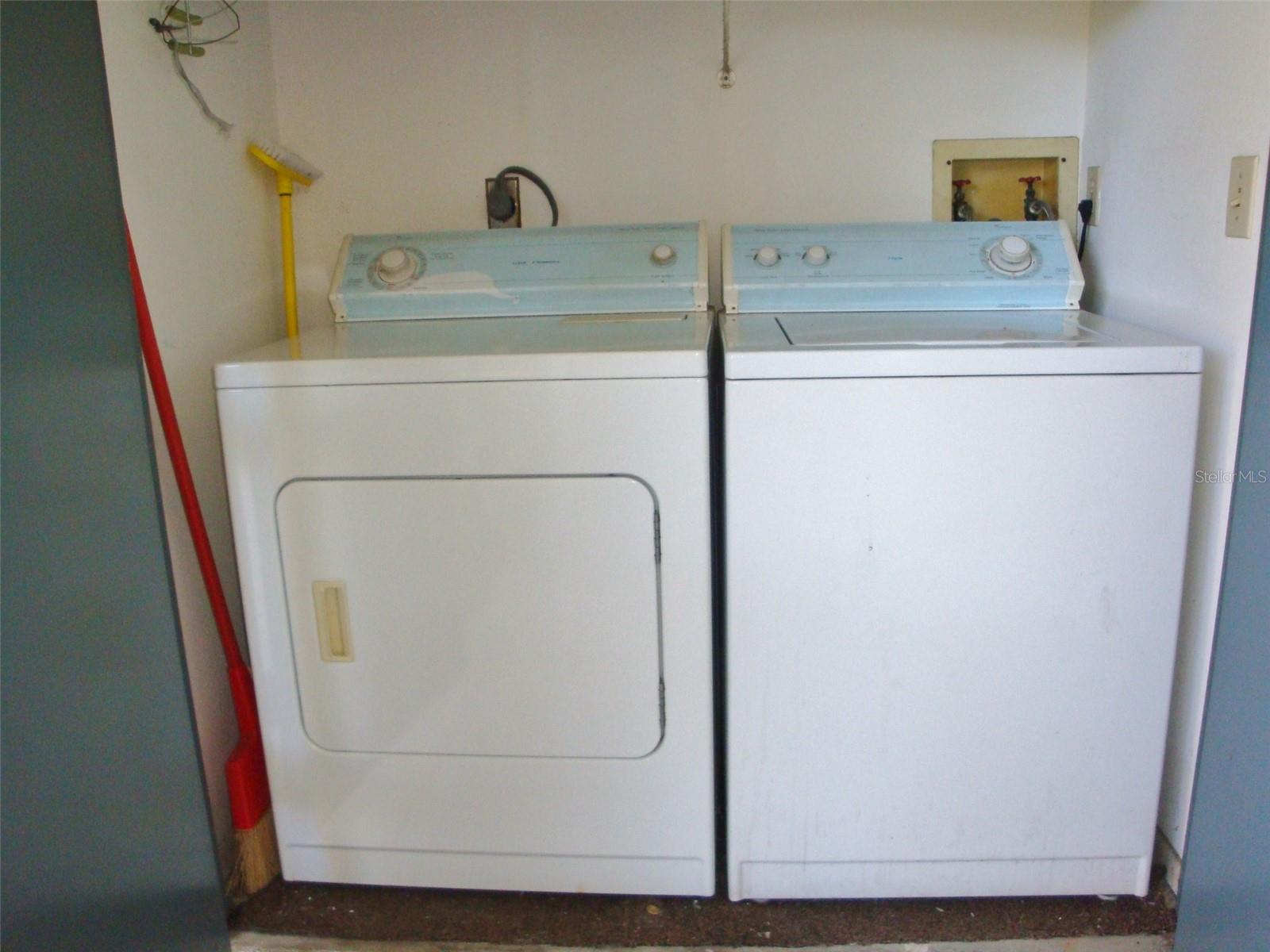 EAST LAKE WOODLANDS CYPRESS ESTATES - Residential Lease