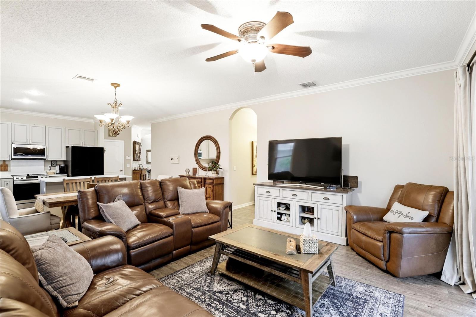 BELLA VIDA - Residential Lease