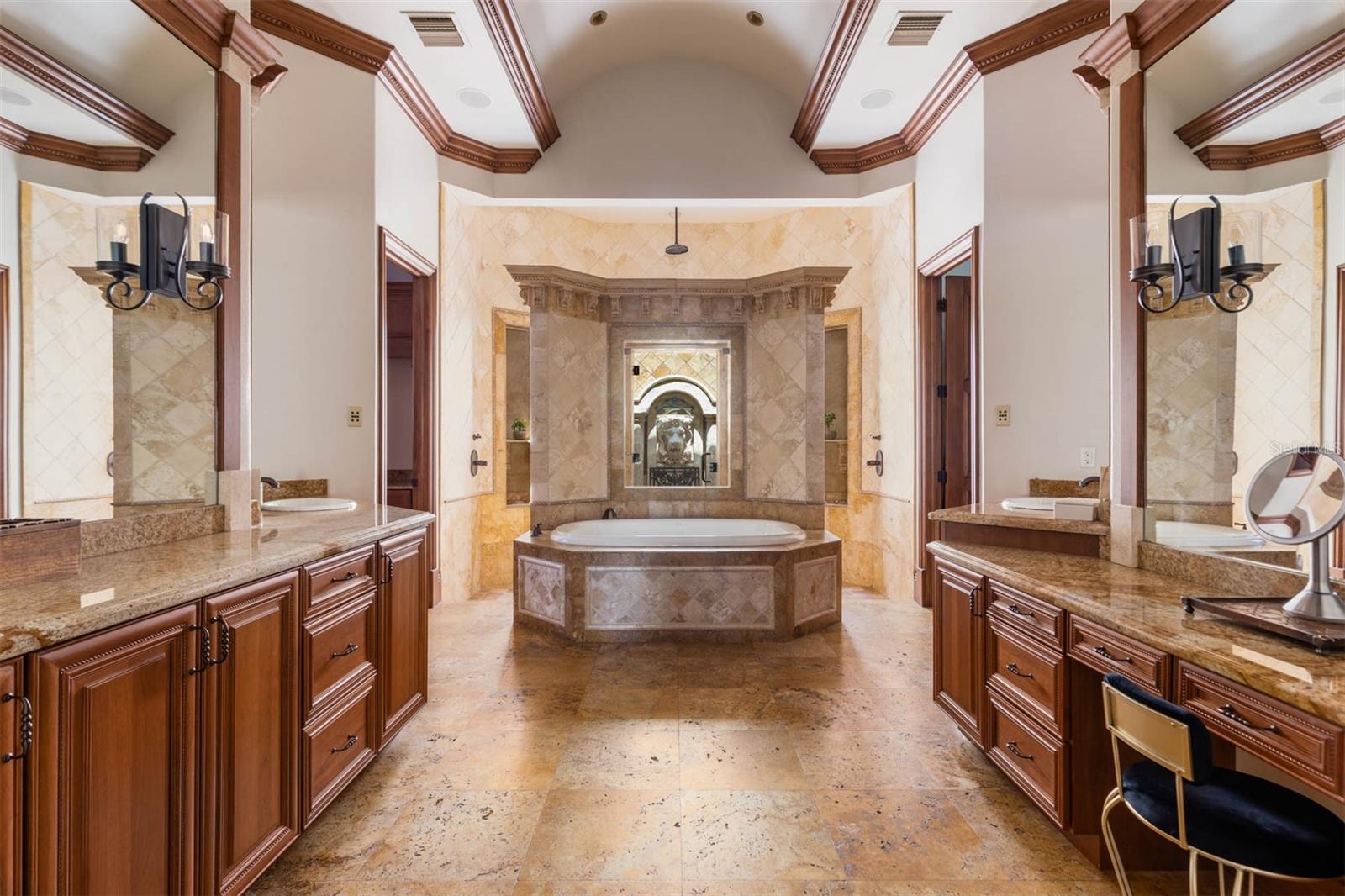 BAYOU CLUB ESTATES TR 2 PH 3 - Residential