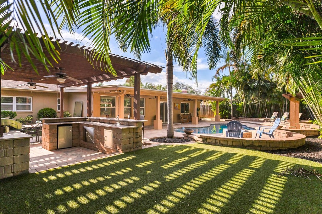 Photo of 3935 W Eden Roc Circle, Tampa, FL 33634 (MLS # TB8561286)