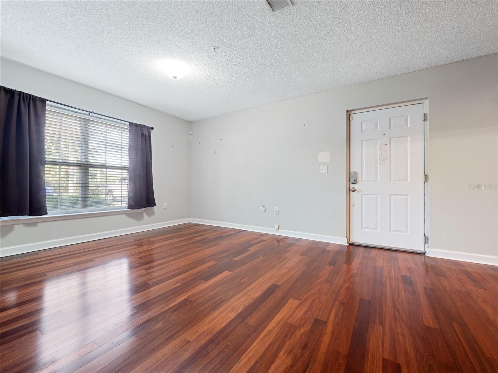 2077 DIXIE BELLE DRIVE 2077C