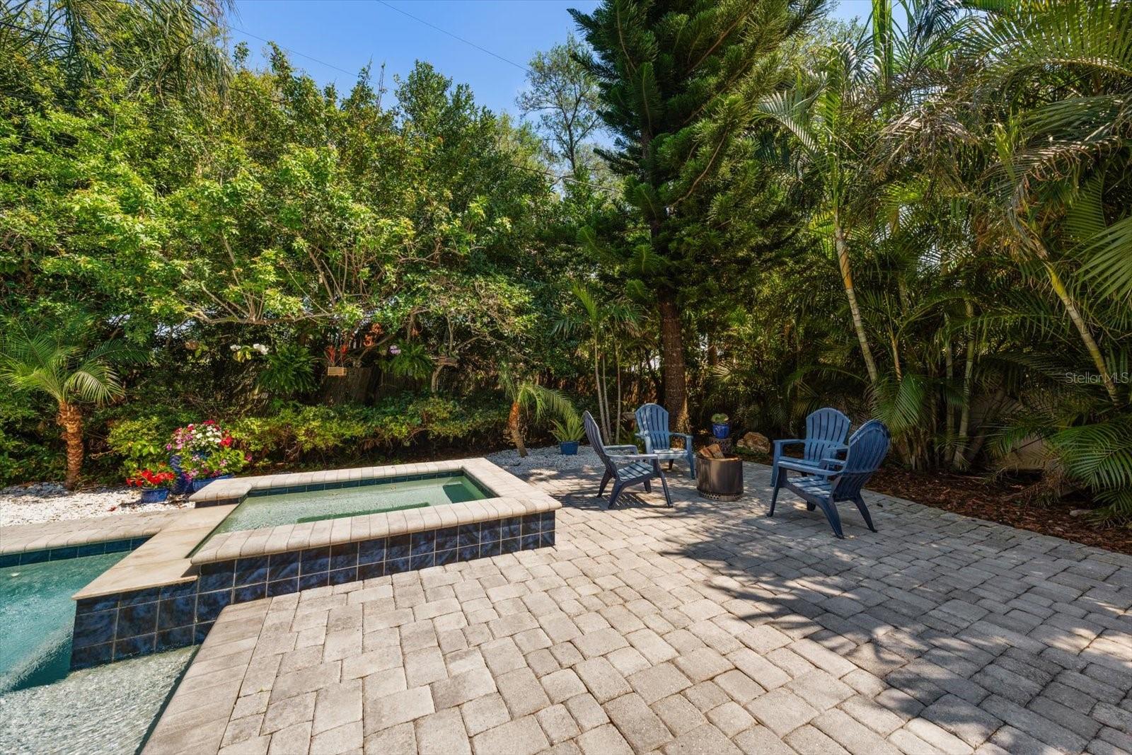 SHERWOOD ESTATES - Residential