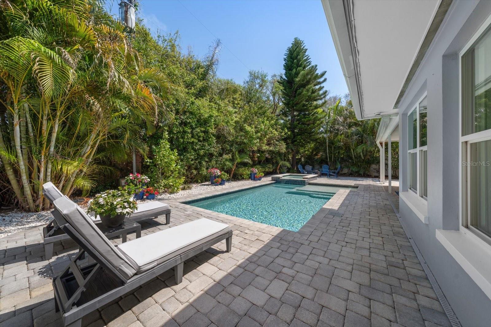 SHERWOOD ESTATES - Residential