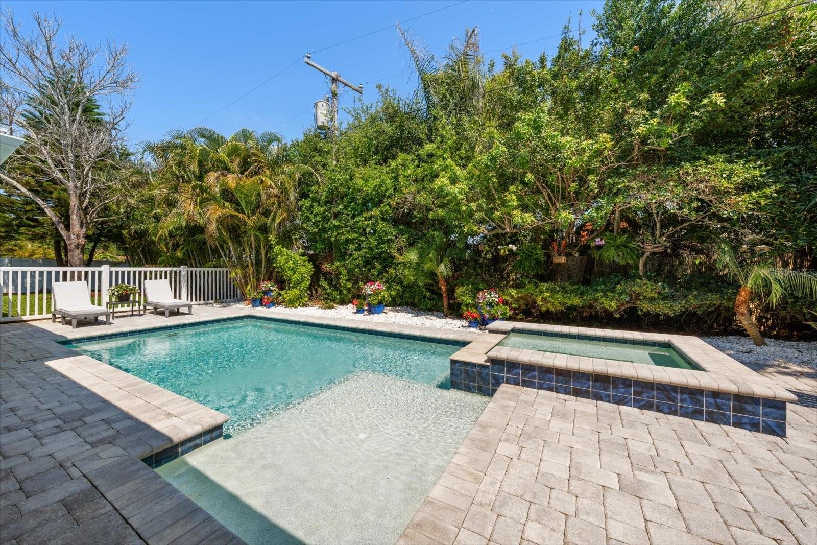 SHERWOOD ESTATES - Residential