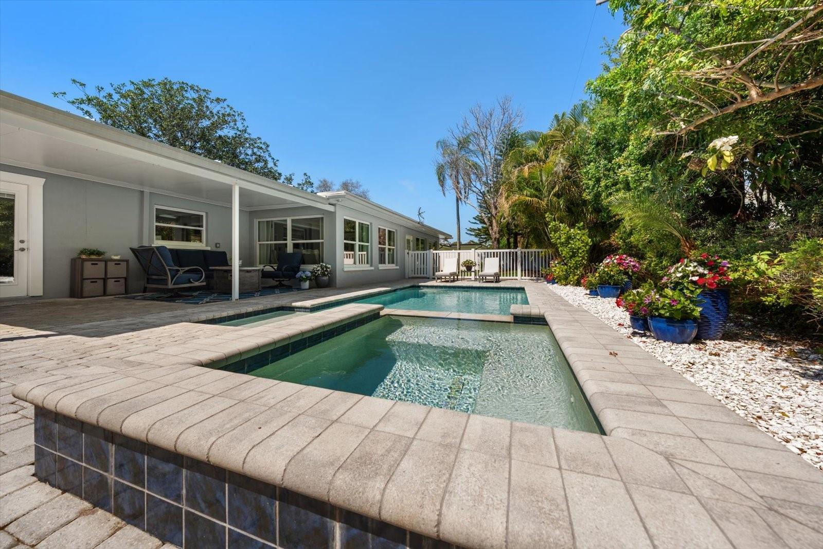 SHERWOOD ESTATES - Residential