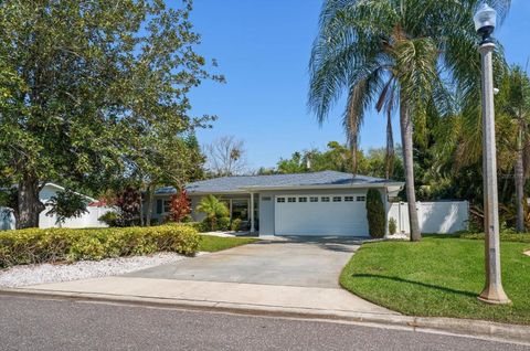 1729 LAURIE LANE BELLEAIR FL 33756