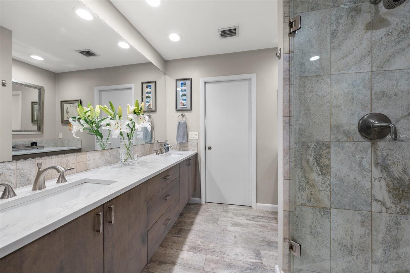 SHERWOOD ESTATES - Residential