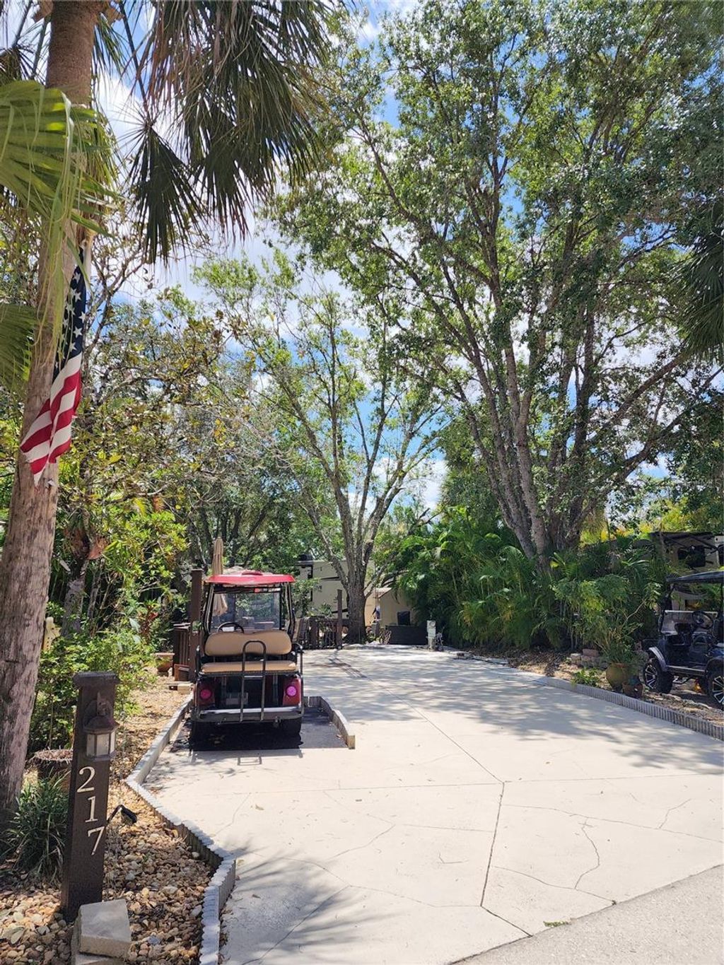 Photo of 217 HORSESHOE BEND, LAKE WALES, FL 33898 (MLS # P4925049)