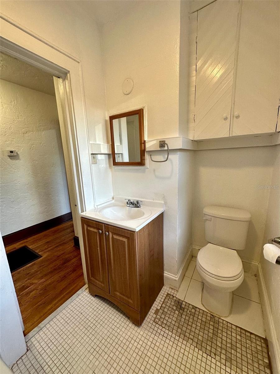 J B BAILEY ESTATE JENKINS SUB - Residential Lease