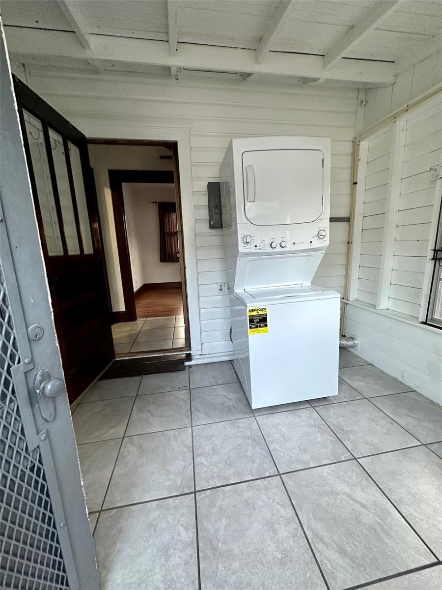 J B BAILEY ESTATE JENKINS SUB - Residential Lease