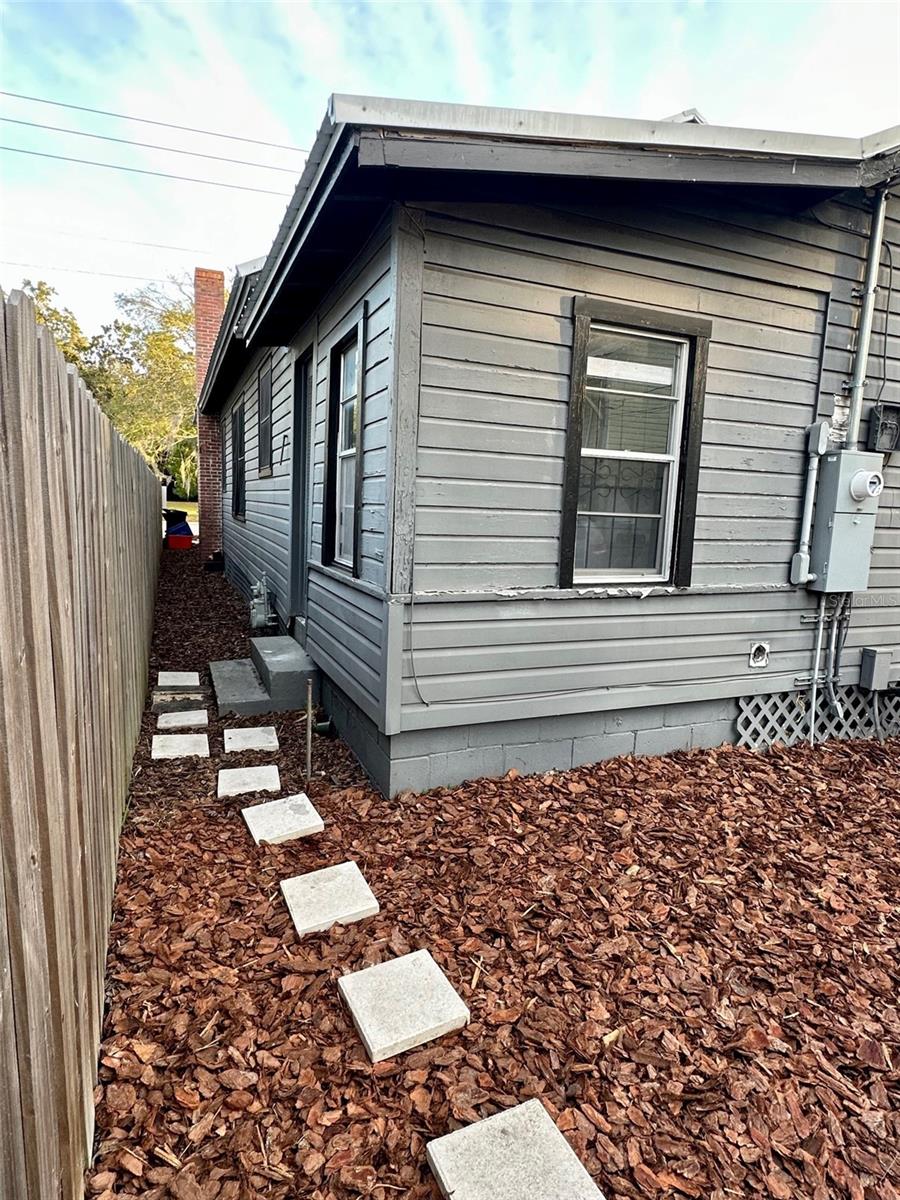 J B BAILEY ESTATE JENKINS SUB - Residential Lease