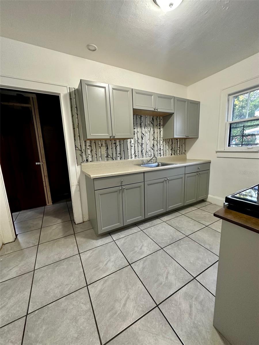 J B BAILEY ESTATE JENKINS SUB - Residential Lease