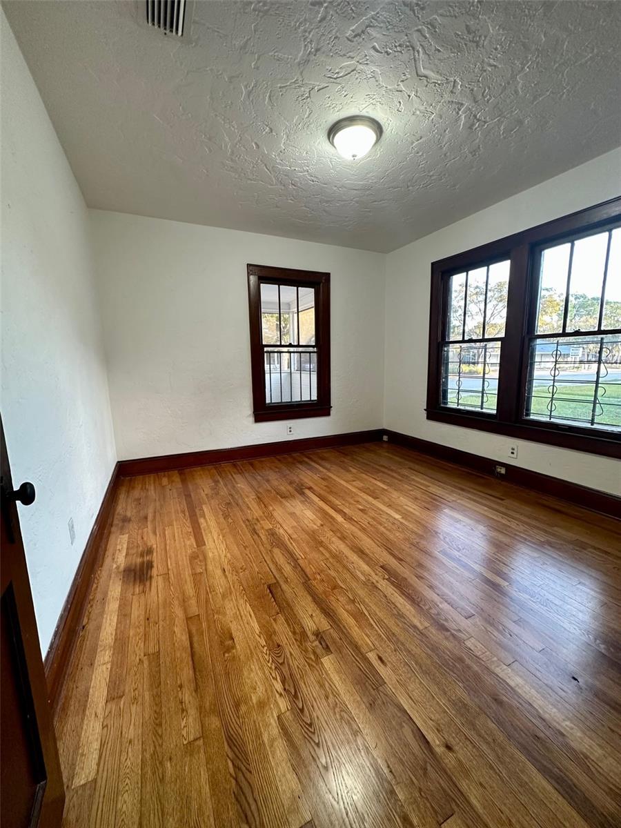 J B BAILEY ESTATE JENKINS SUB - Residential Lease