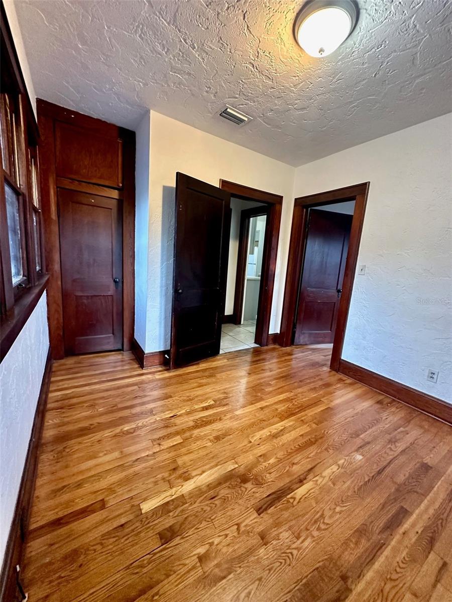 J B BAILEY ESTATE JENKINS SUB - Residential Lease