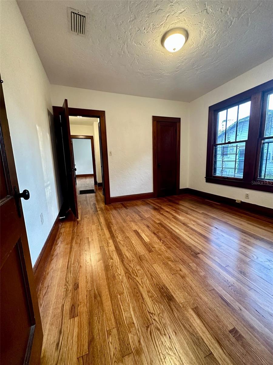 J B BAILEY ESTATE JENKINS SUB - Residential Lease