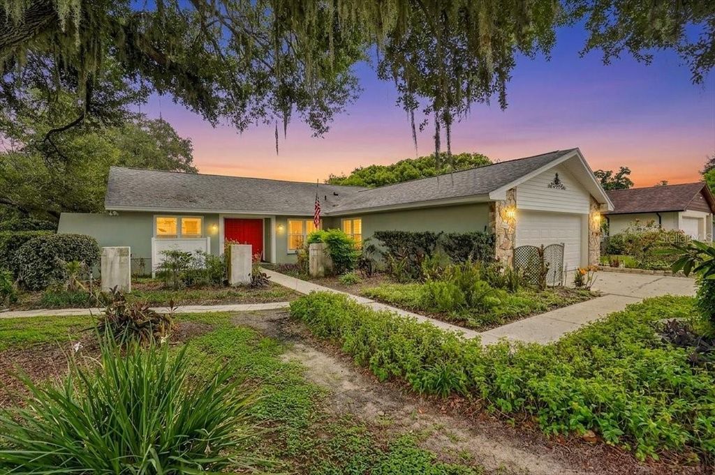 Photo of 1013 Black Knight Drive, Valrico, FL 33594 (MLS # TB8524003)