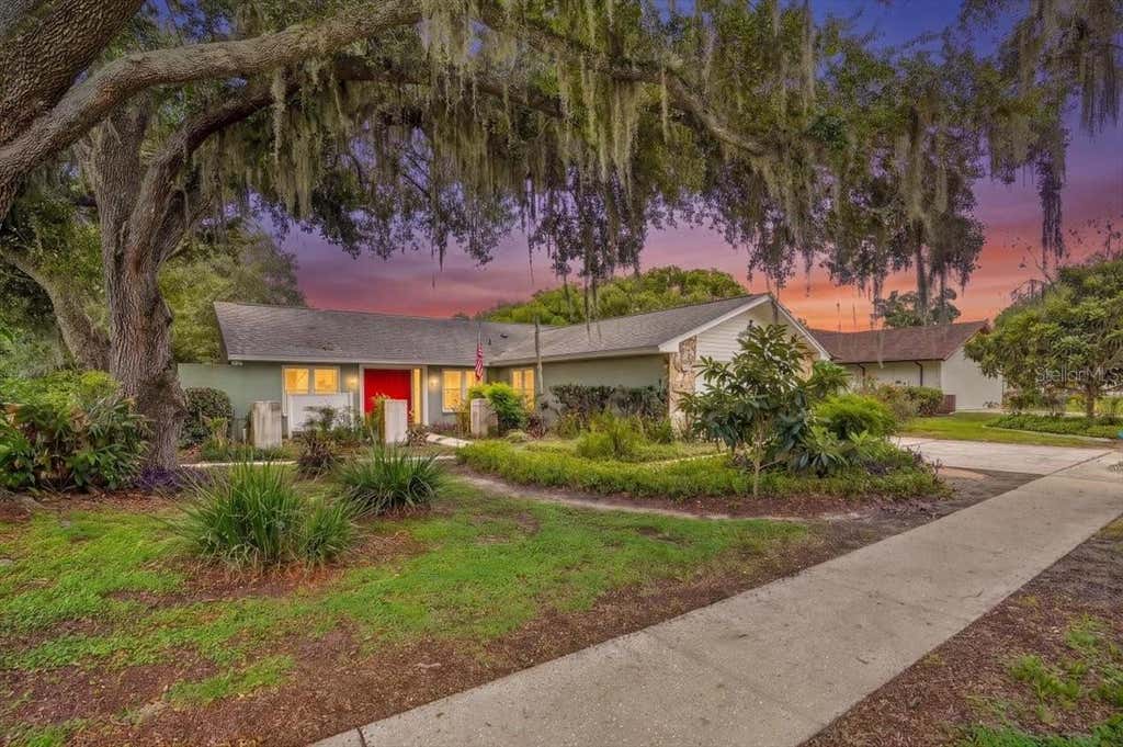 Photo of 1013 Black Knight Drive, Valrico, FL 33594 (MLS # TB8524003)