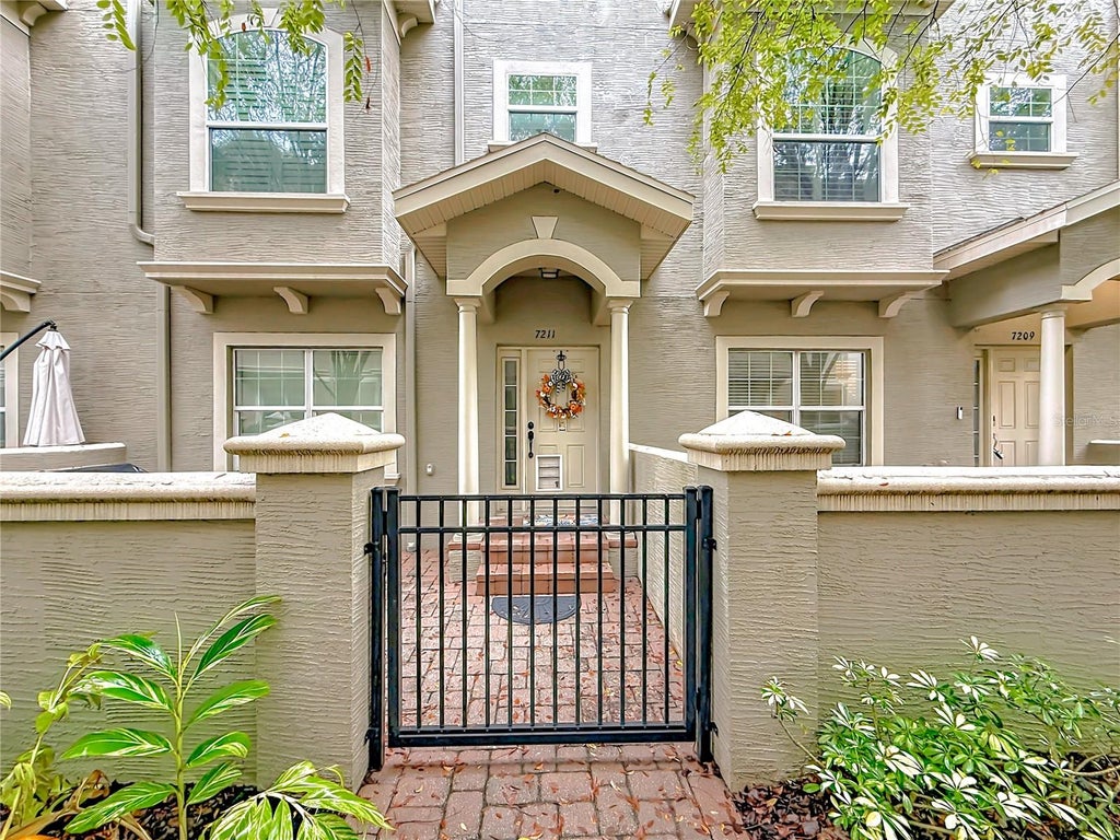 Photo of 7211 101st Lane, Seminole, FL 33772 (MLS # O6449165)