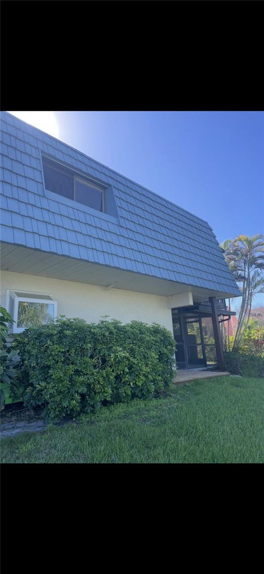 Wake up to water views and wildlife from your own private end-corner retreat—one of the most coveted positions in all of Catalina Cove.
This beautifully positioned waterfront townhouse offers the lifestyle buyers dream about: morning coffee overlooking the water, afternoons by the heated pool, and stunning western sunsets from your private backyard. A small deeded dock accommodates a boat up to ~16 feet and is perfect for jet skis, kayaks, and paddleboards—your own launch point right at home. Inside, the open-concept layout flows effortlessly between spacious living and dining areas, anchored by a wood-burning fireplace that brings warmth and character. The kitchen is a true standout—generous cabinetry, ample counter space, and a layout built for both everyday living and entertaining. A whole-home water softener and reverse osmosis system round out the thoughtful upgrades. All of this within a pet-friendly community featuring a heated pool, tennis courts, and pickleball—maintained at an exceptional value with an HOA of just $360/month, covering water, sewer, trash, exterior painting, lawn care, pool access, and court lighting. End-corner waterfront homes in this community rarely come available. Schedule your private showing today—opportunities like this don’t last.