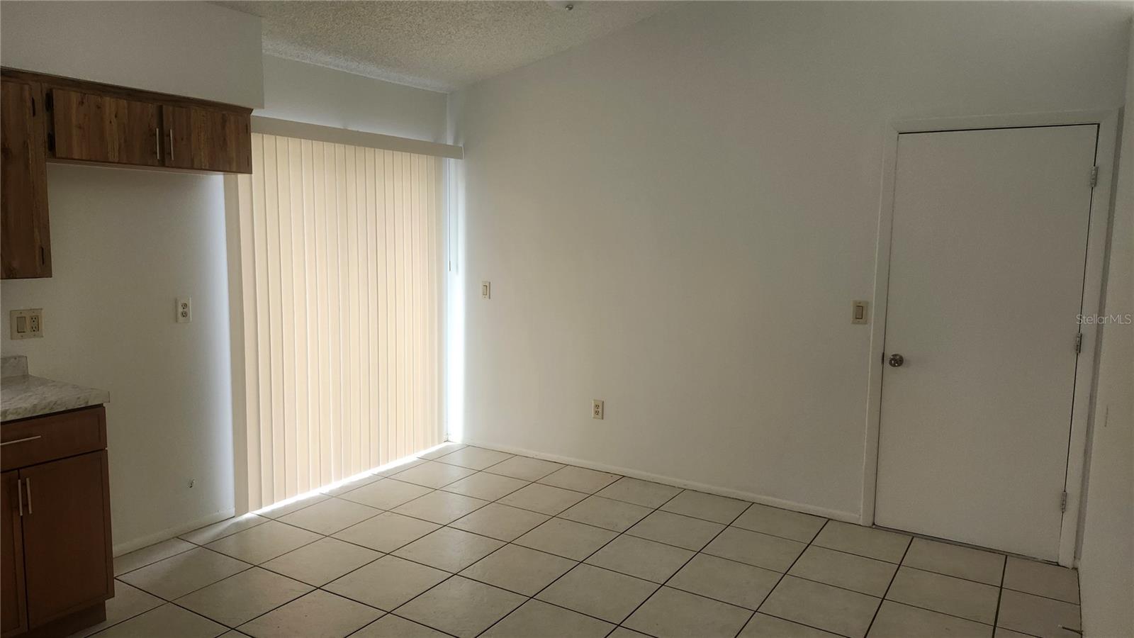 DELTONA LAKES UNIT 44 - Residential Lease