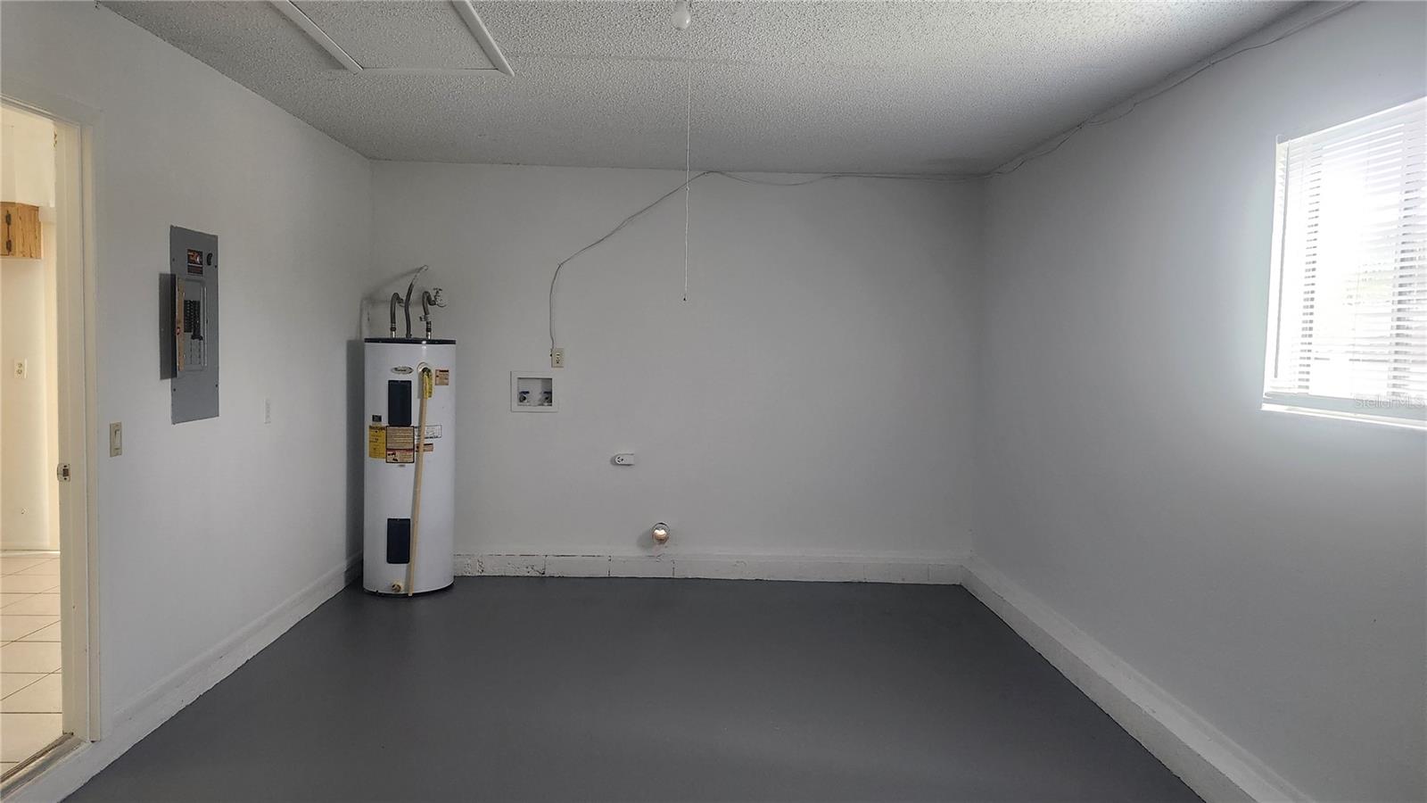 DELTONA LAKES UNIT 44 - Residential Lease
