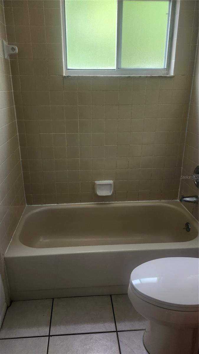 DELTONA LAKES UNIT 44 - Residential Lease