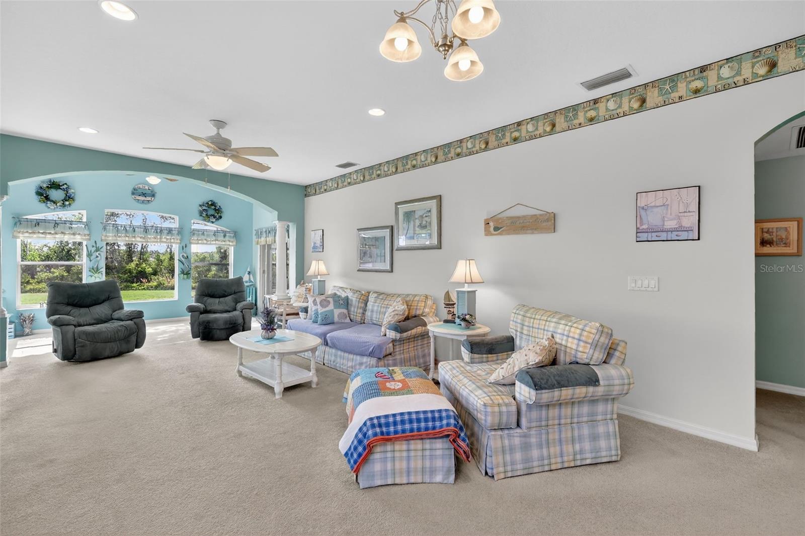 ROYAL HIGHLANDS PH 02 LT 992 ORB 1976 PG 173 - Residential