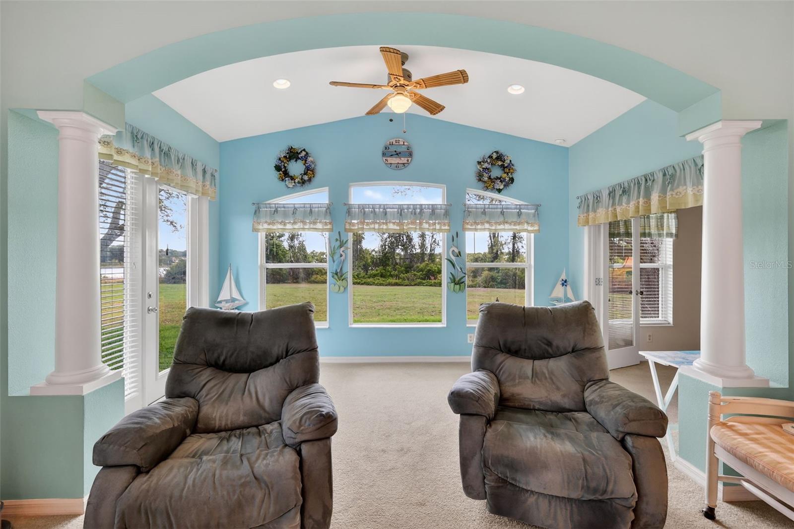 ROYAL HIGHLANDS PH 02 LT 992 ORB 1976 PG 173 - Residential